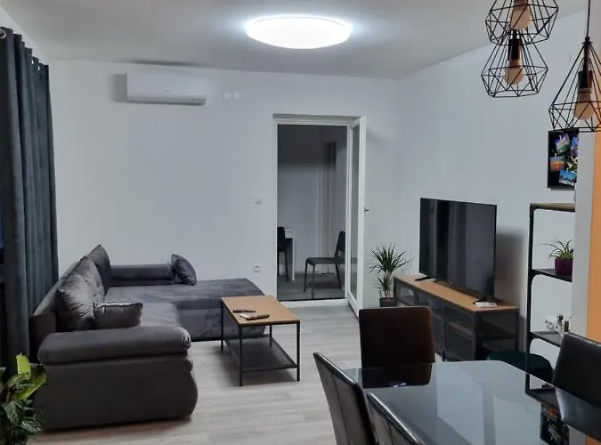 Maki Apartman Póla